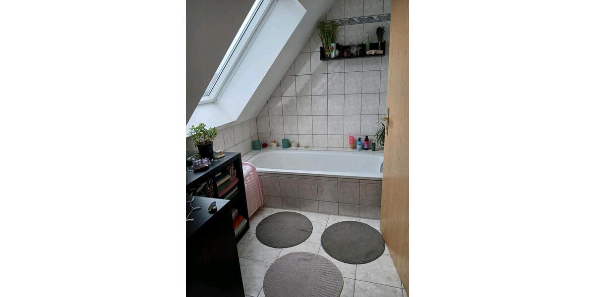 Dachgeschoßwohnung Erfurt - 3 Zimmer, 75 m&sup2;, 750&euro; | Angebot:26561387