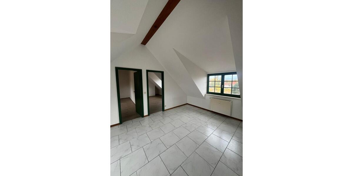 Großzügige 4-Raum-Wohnung mit Balkon WG geeignet 4 zimmer