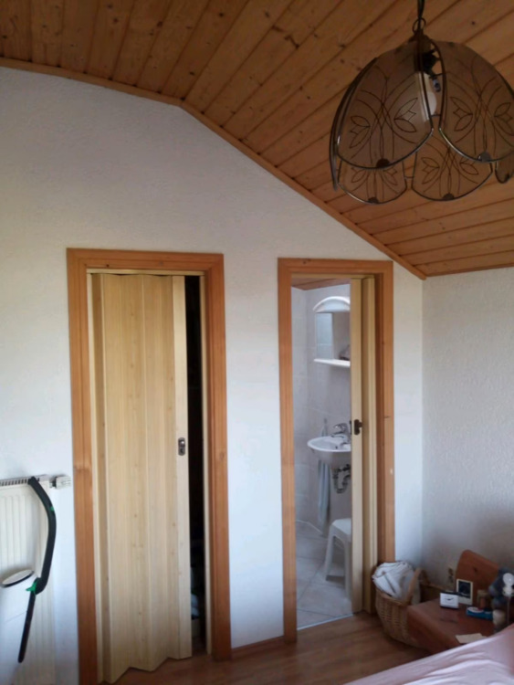 Vielseitiges Wohnensemble mit drei Wohneinheiten, großem Grundstück und moderner Ausstattung 6 zimmer