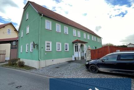 Zwei-Zimmer-Wohnung mit Einbauküche