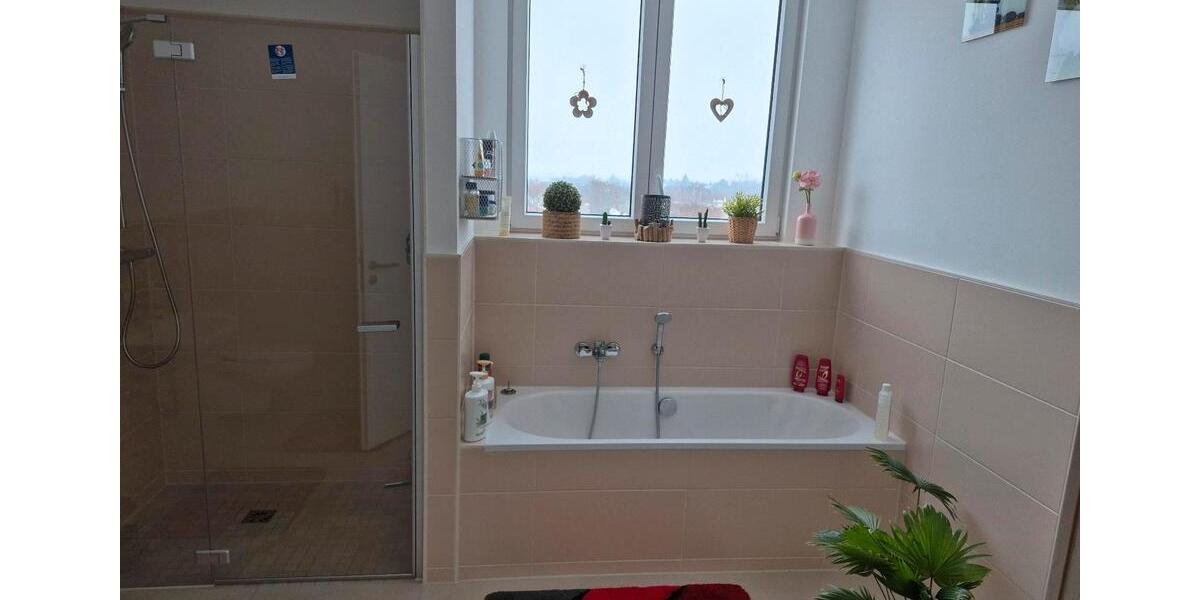 Einfamilienhaus Sömmerda - 4 Zimmer, 127 m&sup2;, 1.300&euro; | Angebot:25992454