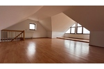 Tolle Wohnung im DG mit Wohn-Galerie