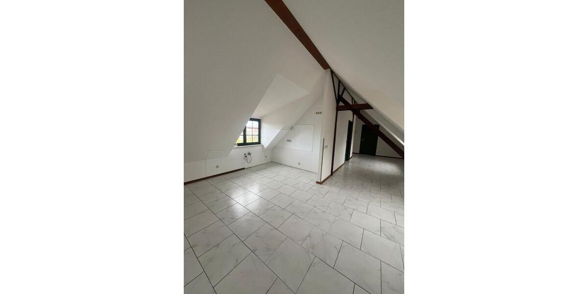 Großzügige 4-Raum-Wohnung mit Balkon WG geeignet 4 zimmer