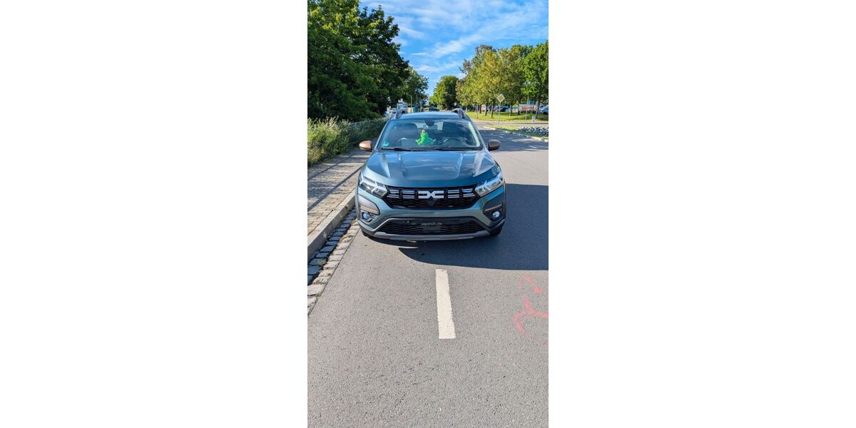 Dacia Sandero 1.680 km 16.500 &euro; Erfurt 99086