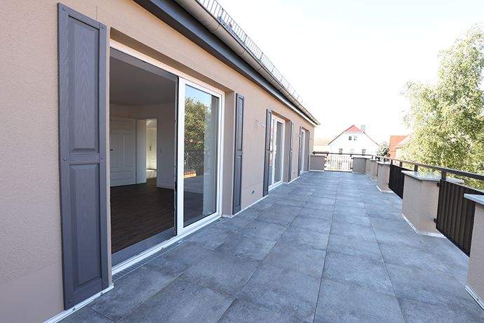 Einfamilienhaus Erfurt Linderbach - 7 Zimmer, 300 m&sup2;, 2.900&euro; | Angebot:25670888