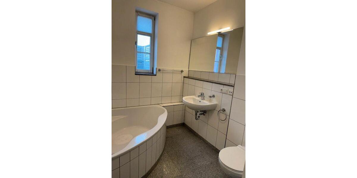 Etagenwohnung Weimar - 4 Zimmer, 102 m&sup2;, 1.200&euro; | Angebot:25991215