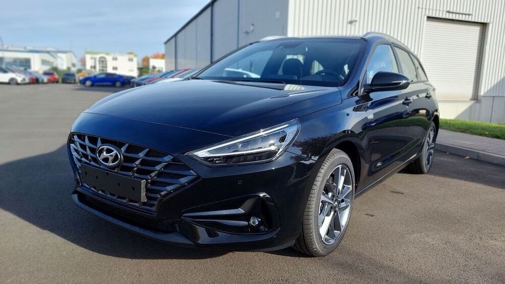 i30