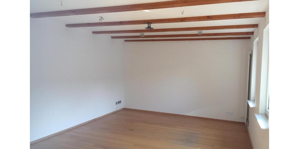 Anfragestop - Schöne 4-Raum-Wohnung mit Einbauküche und Garage 4 zimmer