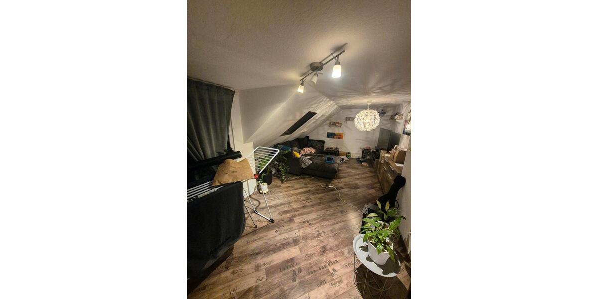 Dachgeschoßwohnung Ohrdruf - 1 Zimmer, 65 m&sup2;, 600&euro; | Angebot:24859576