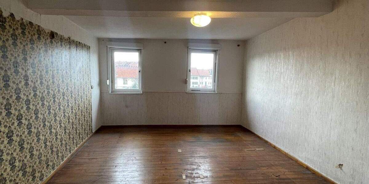 Einfamilienhaus Kölleda - 8 Zimmer, 172 m&sup2;, 110.000&euro; | Angebot:25771798