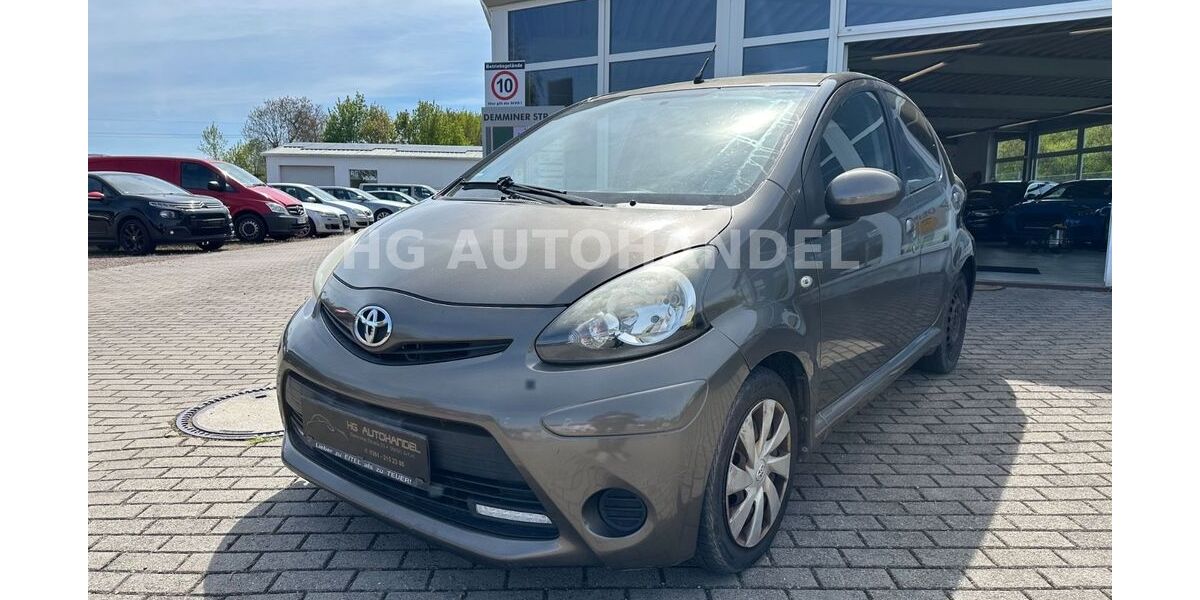 Toyota Aygo (X) 157.000 km 2.400 &euro; Erfurt 99091