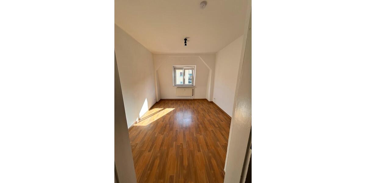 Dachgeschoßwohnung Am Ettersberg - 3 Zimmer, 70 m&sup2;, 520&euro; | Angebot:25269875