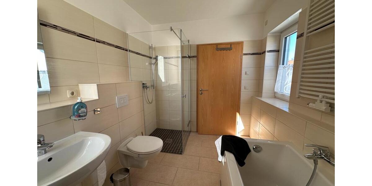 Etagenwohnung Am Ettersberg - 2 Zimmer, 70 m&sup2;, 80&euro; | Angebot:24866944