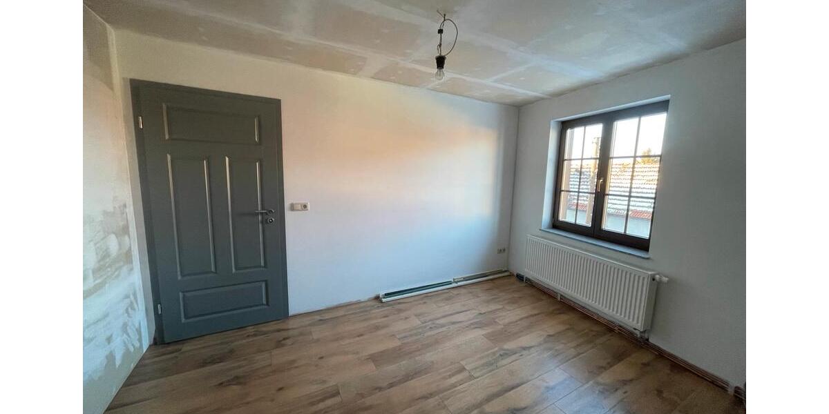 Dachgeschoßwohnung Kranichfeld - 3.5 Zimmer, 78 m&sup2;, 950&euro; | Angebot:24541981