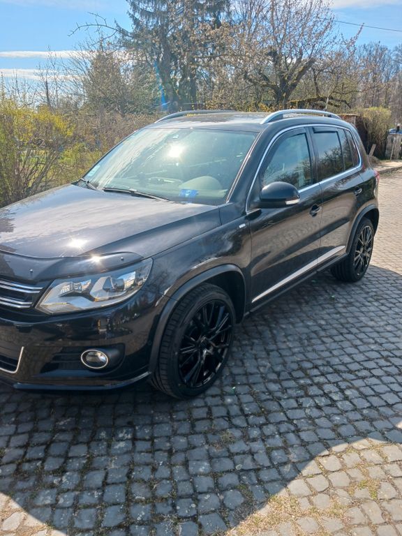VW Tiguan 112.500 km 21.900 € Erfurt 99092