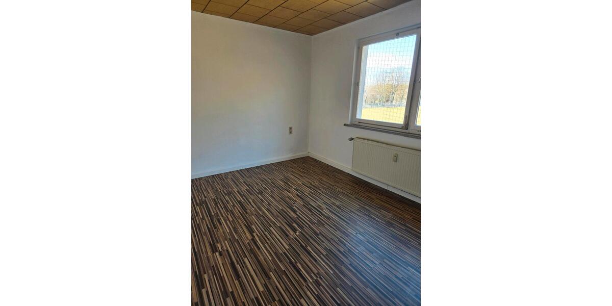 Etagenwohnung Straußfurt - 3 Zimmer, 70 m&sup2;, 780&euro; | Angebot:25543322