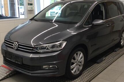 VW Touran 77.603 km 21.899 € Erfurt 99098