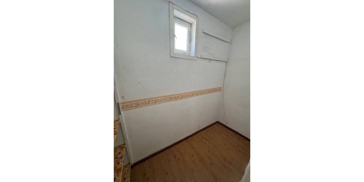 Reihenmittelhaus Ohrdruf - 4 Zimmer, 96 m&sup2;, 45.000&euro; | Angebot:25682864