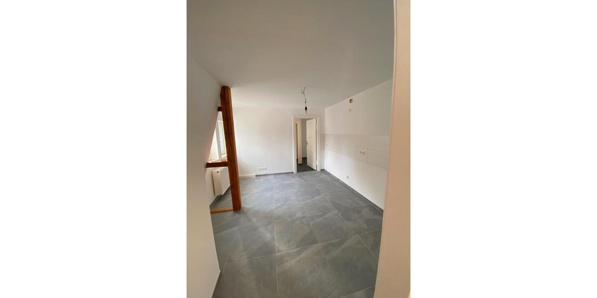 Etagenwohnung Ohrdruf - 6 Zimmer, 215 m&sup2;, 1.200&euro; | Angebot:12321985