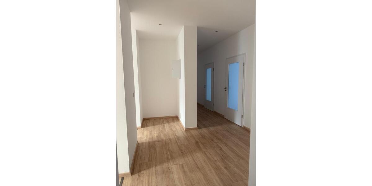Etagenwohnung Großrudestedt - 5.5 Zimmer, 150 m&sup2;, 2.100&euro; | Angebot:24537459