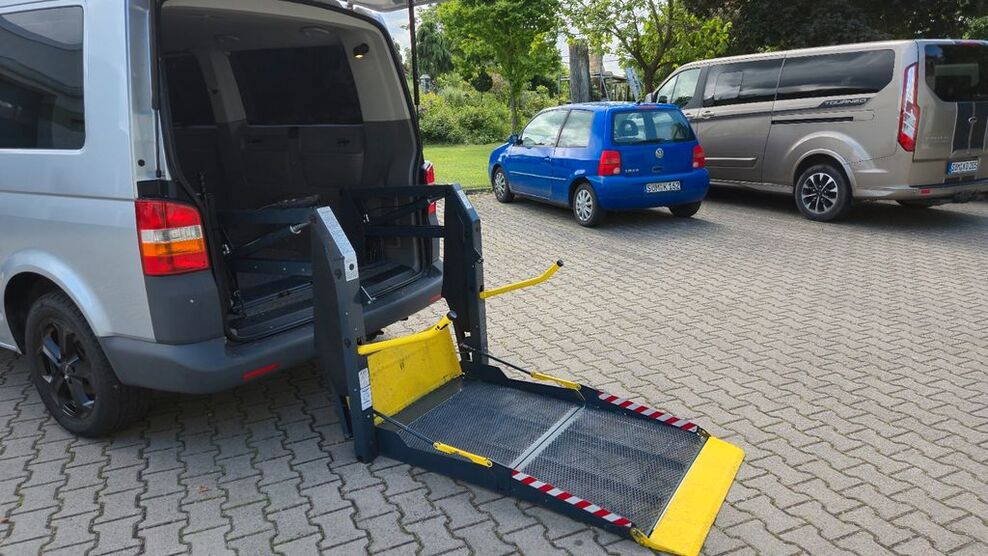 VW T5 Transporter 129.100 km 14.950 € Sömmerda 99610
