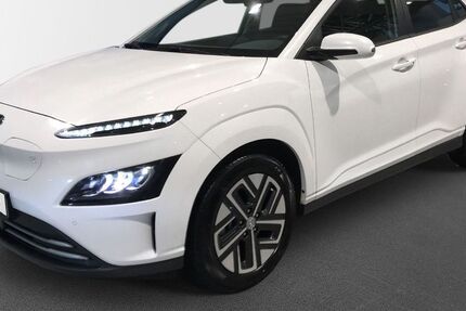 Hyundai KONA Elektro 8.476 km 22.990 € Erfurt 99086