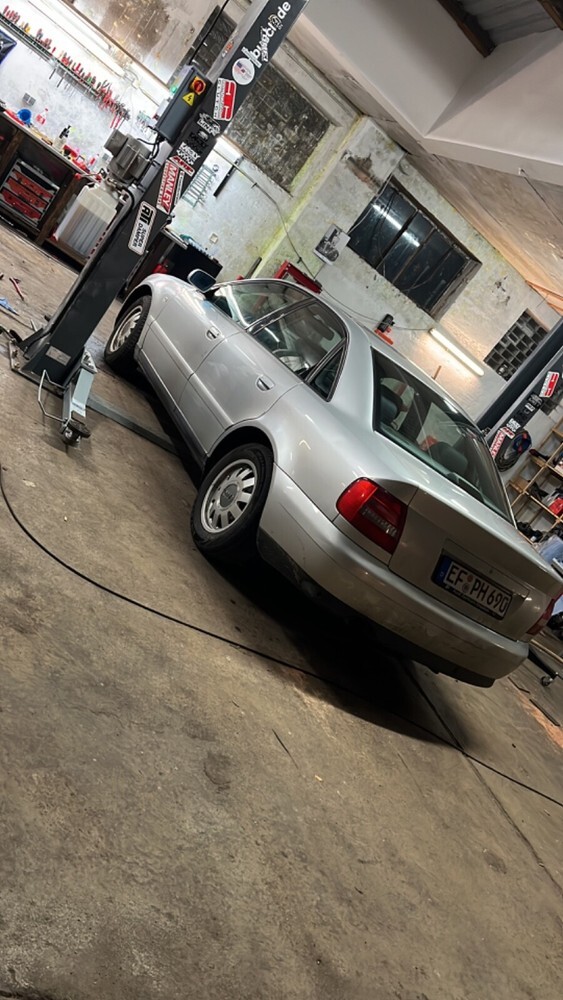 Audi A4 241.256 km 2.200 € Erfurt 99084
