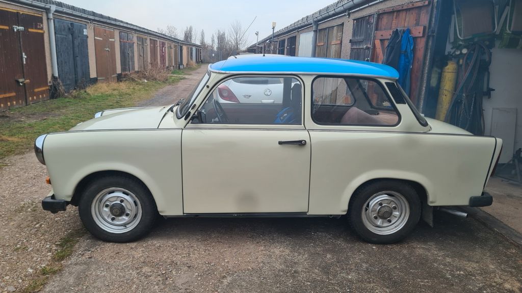 Trabant 601 78.200 km 4.500 &euro; Erfurt 99084