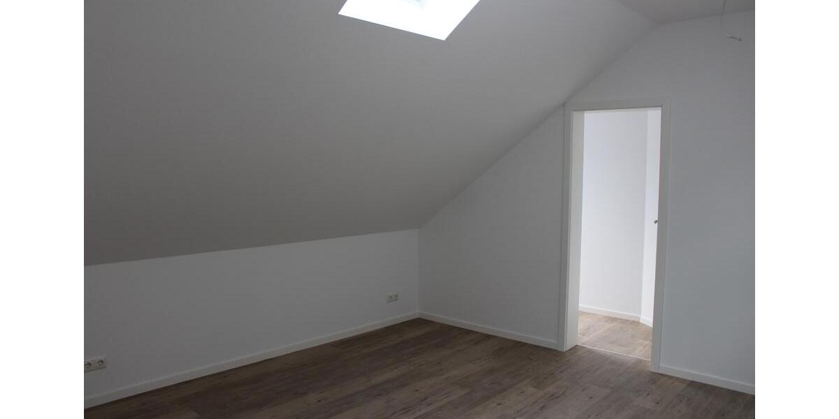 Dachgeschoßwohnung Erfurt Gispersleben - 3 Zimmer, 97 m&sup2;, 1.170&euro; | Angebot:27634714