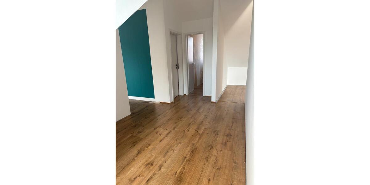 Dachgeschoßwohnung Erfurt Daberstedt - 4 Zimmer, 100 m&sup2;, 900&euro; | Angebot:25962245