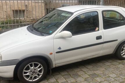 Opel Corsa 93.332 km 1.000 &euro; Erfurt 99096
