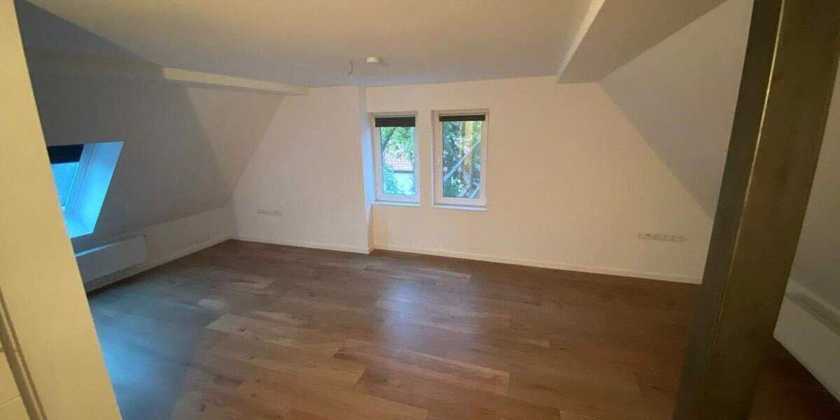 Einfamilienhaus Kölleda - 4 Zimmer, 110 m&sup2;, 1.000&euro; | Angebot:25275580
