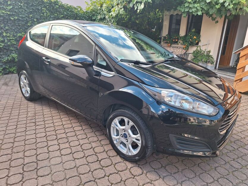 Ford Fiesta 152.161 km 4.200 € Grammetal 99428