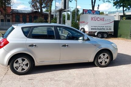 Kia ceed / Ceed 158.000 km 2.200 € Erfurt 99085