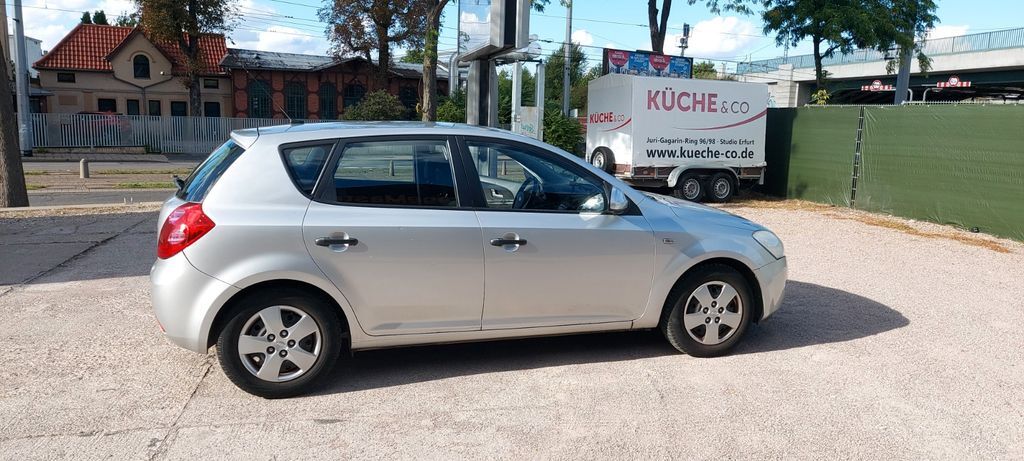 Kia ceed / Ceed 158.000 km 2.200 € Erfurt 99085