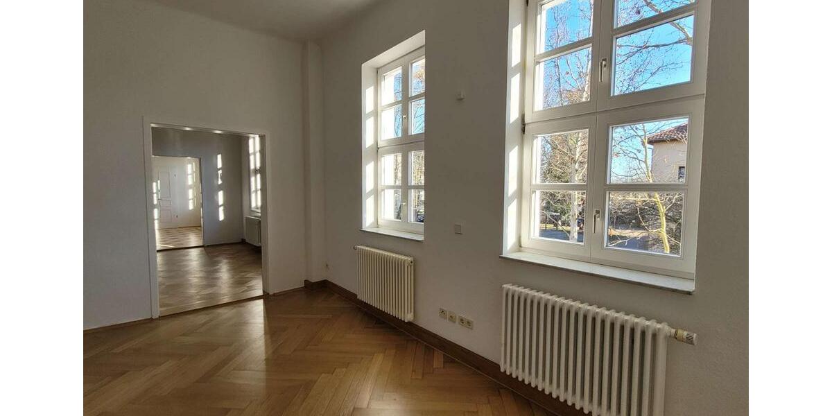 Etagenwohnung Gotha - 5 Zimmer, 152 m&sup2;, 1.200&euro; | Angebot:24997172