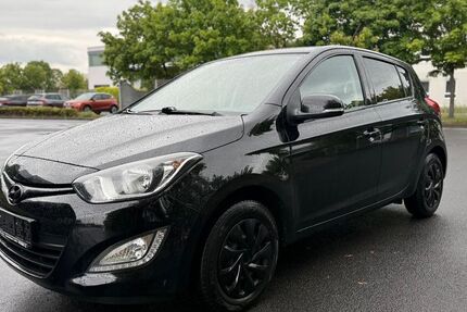 Hyundai i20 119.000 km 3.890 &euro; Drei Gleichen OT Günthersleben 99869