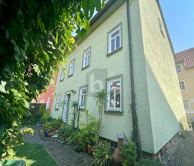 SEHR GEPFLEGT, ZENTRALE LAGE, FÜR KLEINE FAMILIEN - Reihenendhaus Arnstadt | Angebot:26857776