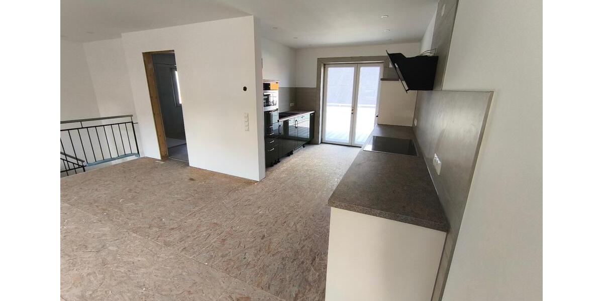 Reihenhaus Arnstadt - 6 Zimmer, 175 m&sup2;, 1.500&euro; | Angebot:27624846
