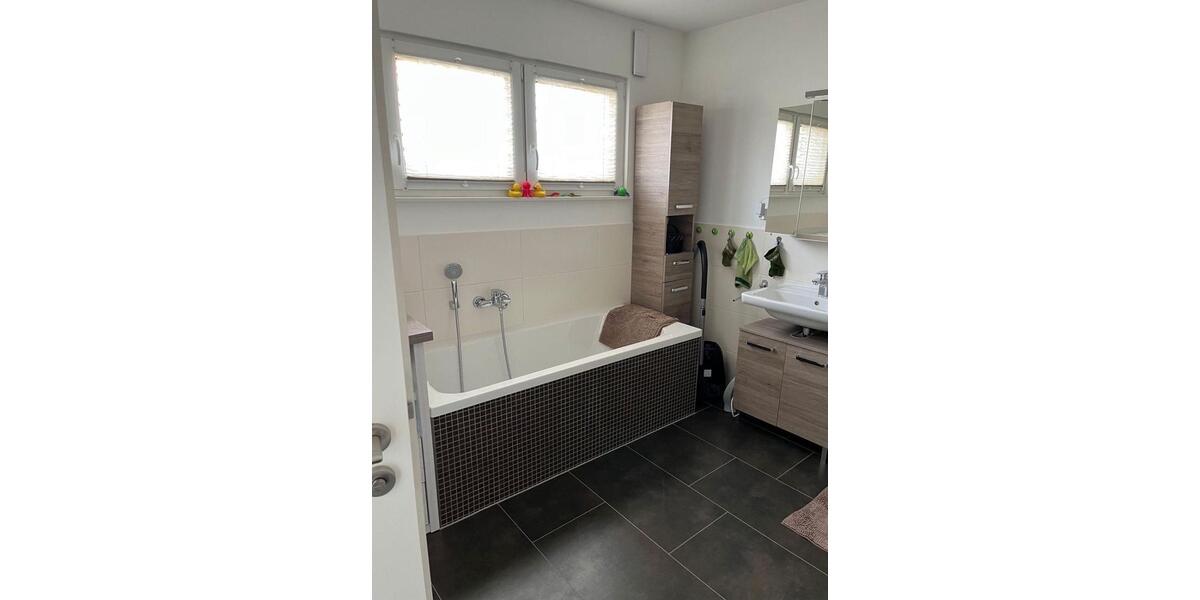 Einfamilienhaus Elxleben - 4 Zimmer, 120 m&sup2;, 1.300&euro; | Angebot:27666196