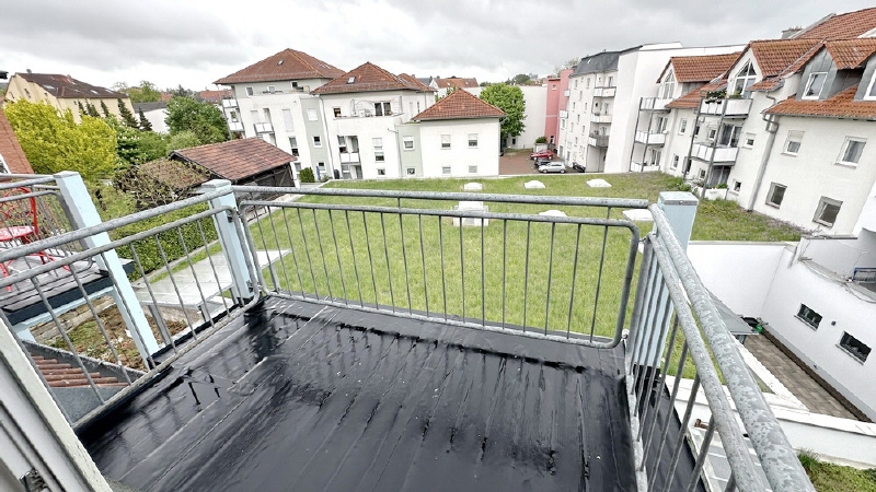 Helle 2-Zimmer-Wohnung mit Balkon und TG-Stellplatz - Dachgeschoßwohnung Gotha Bergallee | Angebot:26961835