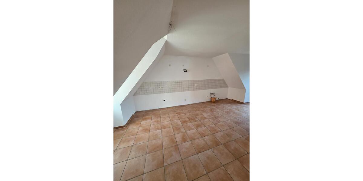 Dachgeschoßwohnung Erfurt - 2 Zimmer, 128 m&sup2;, 1.190&euro; | Angebot:26492734