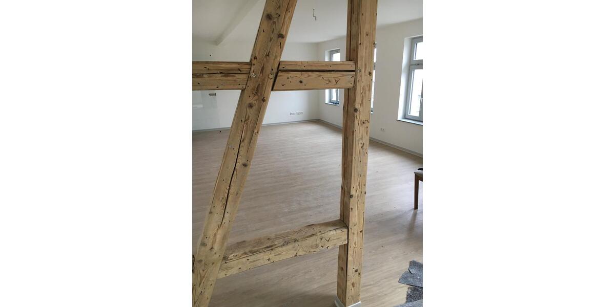 Dachgeschoßwohnung Erfurt Hochheim - 2 Zimmer, 100 m&sup2;, 1.500&euro; | Angebot:25650095