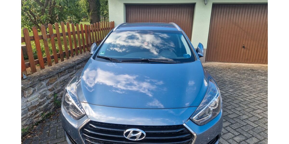 Hyundai i40 98.060 km 9.700 &euro; Nessetal 99869