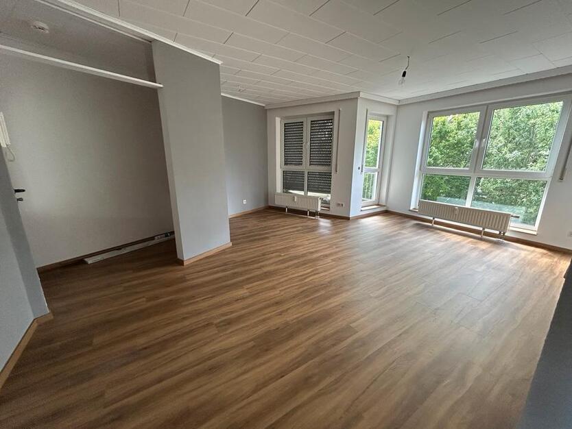 Helle 3-Raum Wohnung mit Balkon und Stellplatz in ruhiger Lage