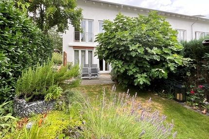 Schwalbach: Das perfekte Zuhause für Ihre Familie mit exquisiter Gestaltung