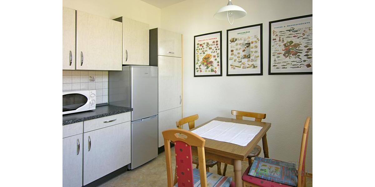 (EF0425_Y) Erfurt: Löbervorstadt, möbliertes Zimmer mit eigenem WCDusche, 1. Obergeschoss, an Wochenendheimfahrer 1 zimmer