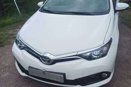 Toyota Auris 60.000 km 11.900 &euro; Geratal OT Frankenhain 99330