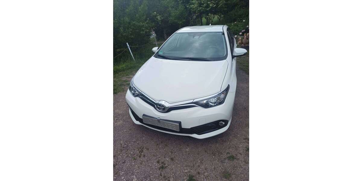 Toyota Auris 60.000 km 11.900 &euro; Geratal OT Frankenhain 99330