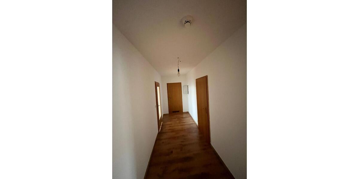 Atlas Immobilien: charmante 4-Zimmer-Wohnung zu vermieten. 4 zimmer